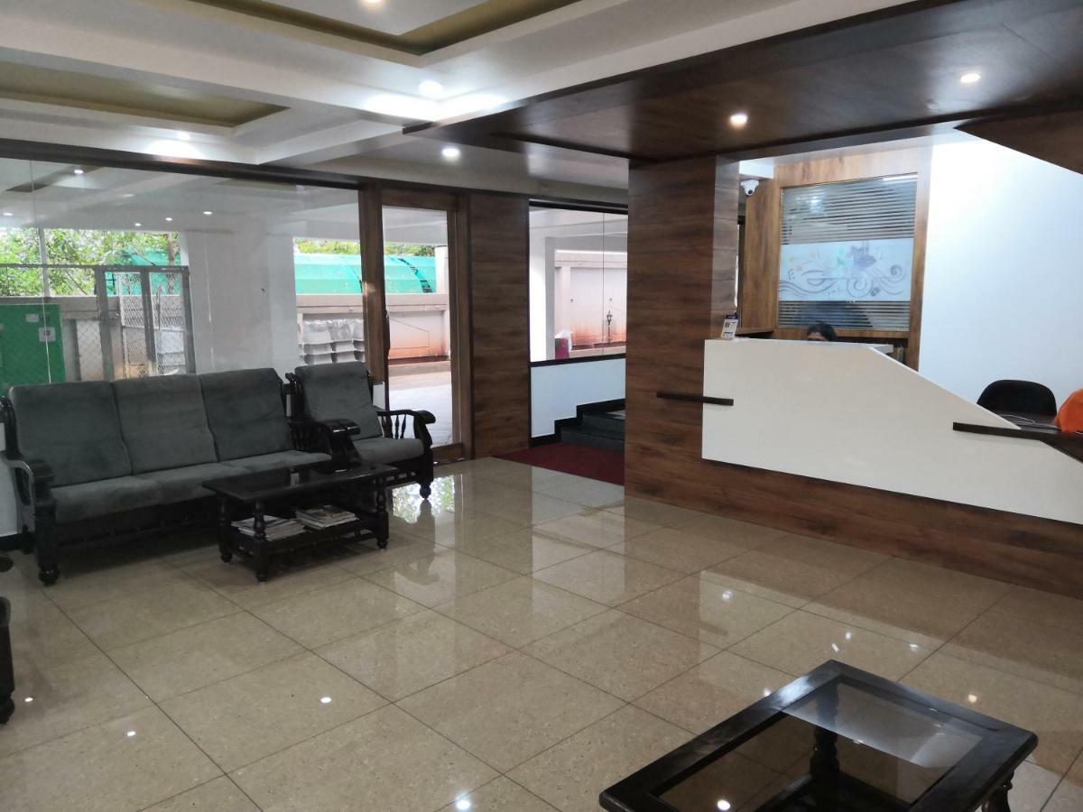 D' Manor Service Apartment Belgaum Bagian luar foto