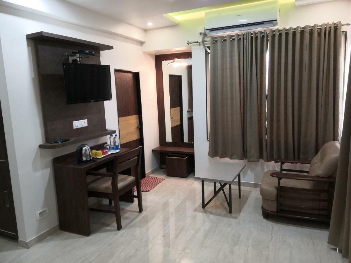 D' Manor Service Apartment Belgaum Bagian luar foto